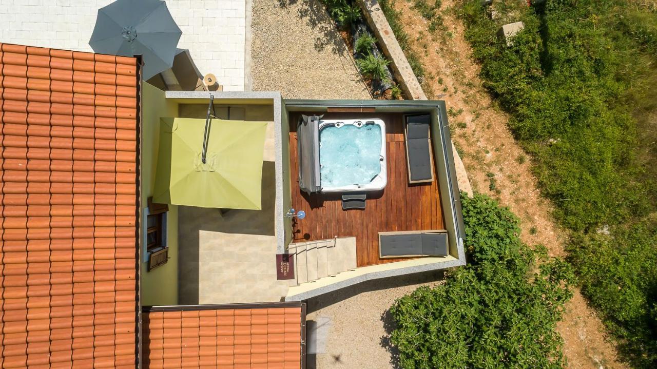 Holiday Home Tos Risika Exterior foto